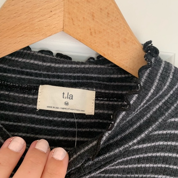 BNWT Anthropologie light knit shirt - Picture 4 of 6